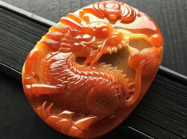 天然红翡翠