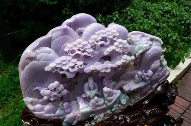糯冰春彩翡翠摆件