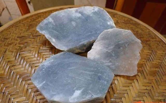 高冰飘蓝花水沫原石翡翠伴生矿