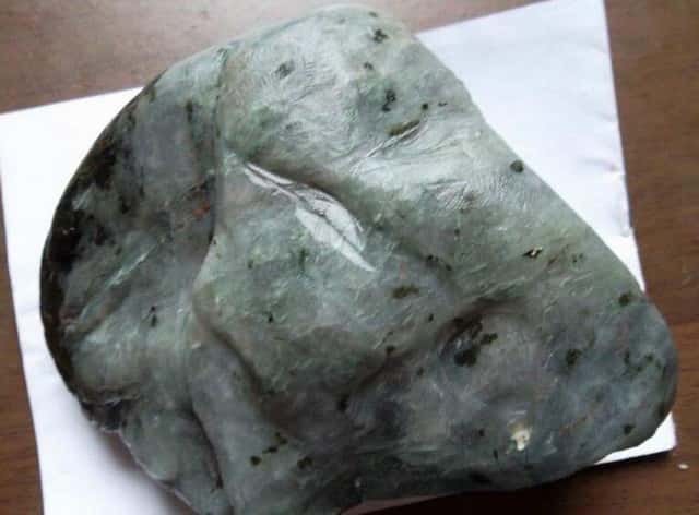 水沫玉翡翠原石共生
