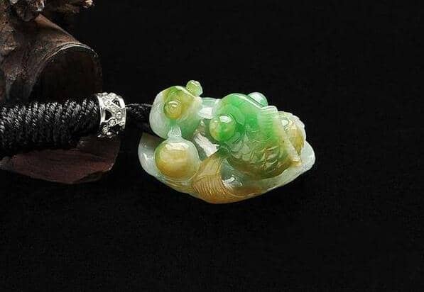 黄加绿翡翠吊坠