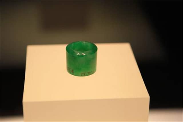 翡翠扳指价格高吗?讲一讲翡翠扳指的小知识!(下)
