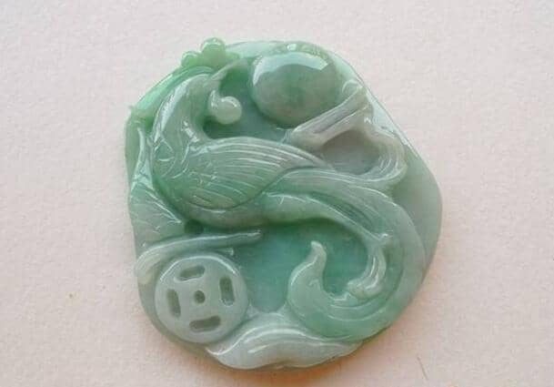 豆绿翡翠花鸟挂件