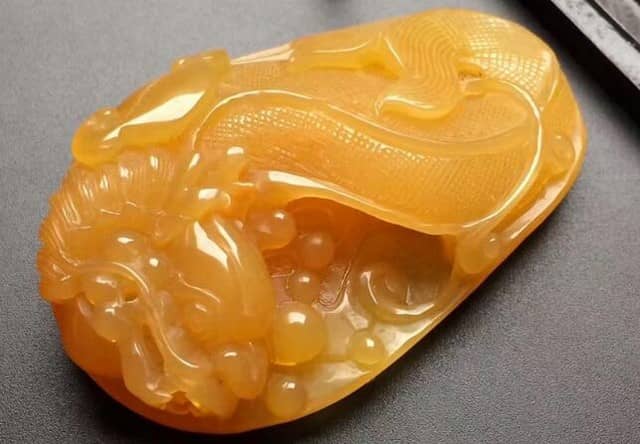 黄龙玉龙牌
