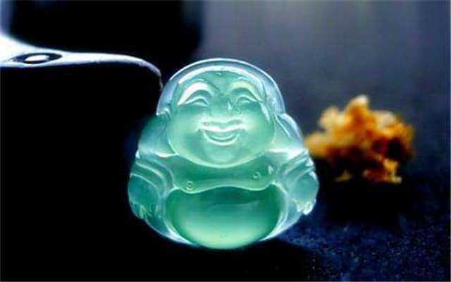 如何判断一件翡翠的好坏？讲一讲翡翠的相关知识！