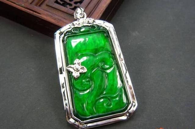 冰阳绿翡翠牌子 冰阳绿翡翠牌子