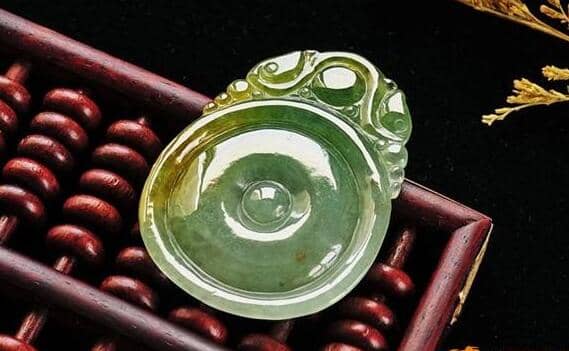 双彩翡翠挂件
