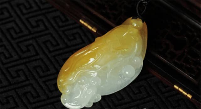 红翡招财还是黄翡招财?让我来解答你的的疑惑！