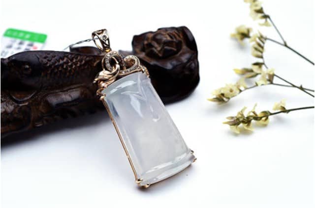 翡翠竹节的寓意有哪些？什么人适合佩戴它？