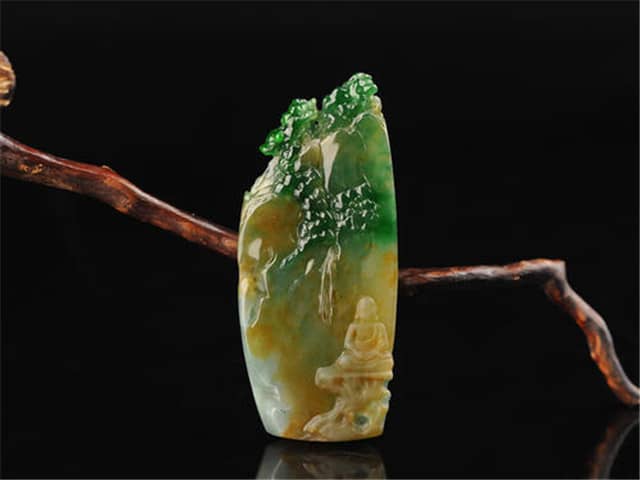 黄加绿翡翠价格高吗？体验一下黄加绿翡翠是何等的魅力非凡！