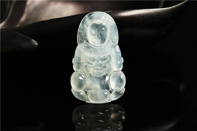 翡翠观音女的能戴吗？我们要如何挑选它？