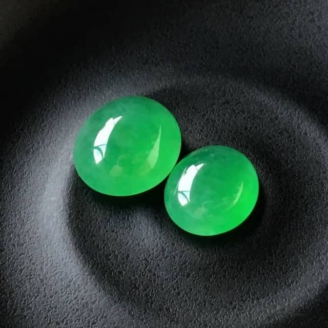 种水还是颜色重要？点击本文教你选购翡翠！