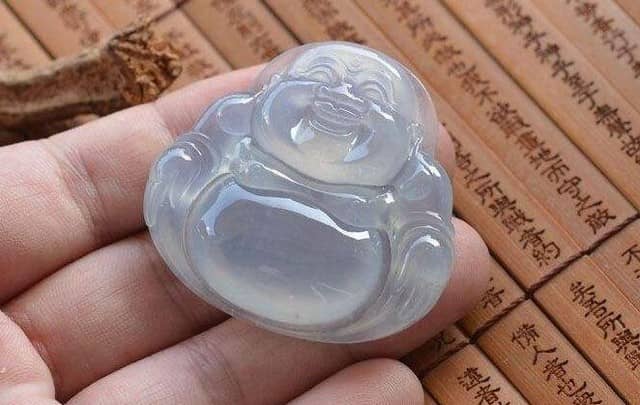冰种翡翠佛