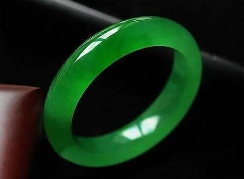 帝王绿翡翠手镯 帝王绿翡翠手镯