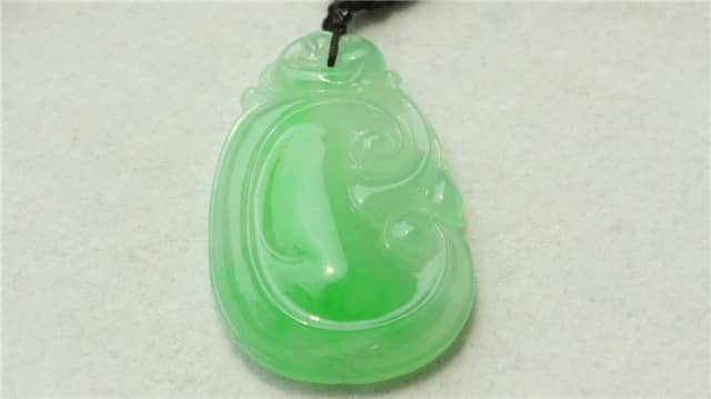 怎样才能买到好的芙蓉种翡翠？教你四招不踩坑!