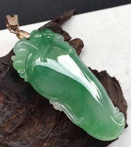 缅甸天然翡翠挂件