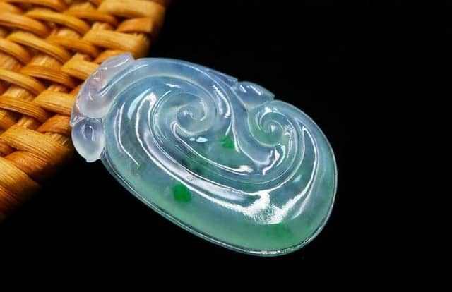 冰种翡翠如意 冰种翡翠如意