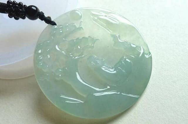 翡翠山水人物挂件