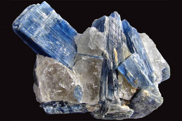 蓝晶石是什么-蓝晶石的功效与作用