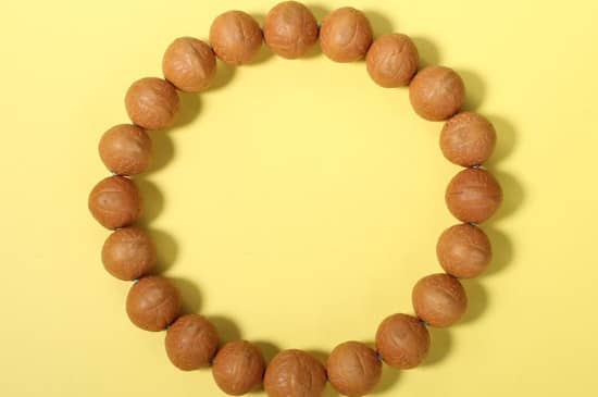 女孩子盘什么珠子好