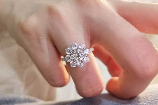 钻戒是什么材质