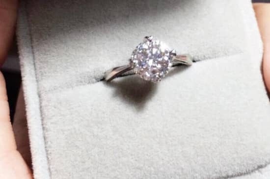 钻戒是什么材质