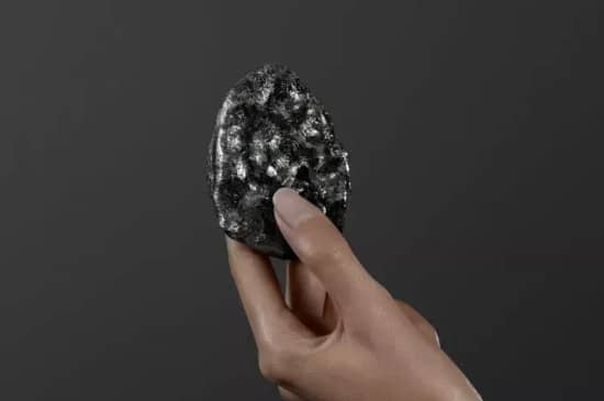 黑钻石原石断口特征