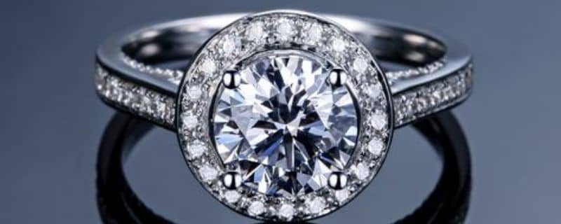 选钻石戒指需要注意什么