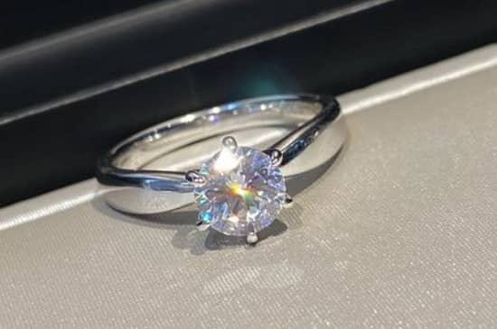 新手如何挑选钻戒