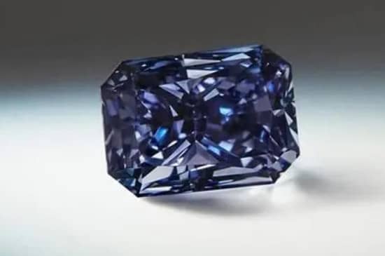 钻石颜色会受什么影响而改变