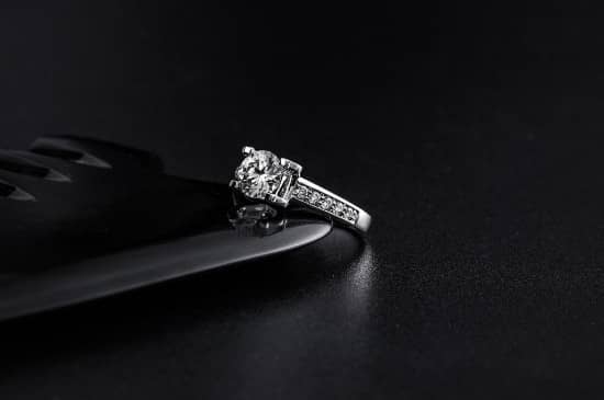 如何选钻戒