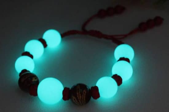 手串上的夜光珠有害吗