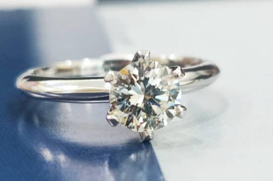 结婚钻戒一般多少克拉