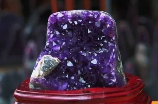 紫水晶洞的真假怎么鉴别