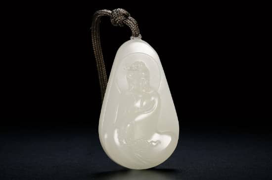 和田玉上有黑点是怎么回事