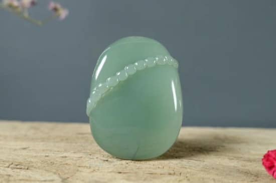 鸭蛋青和田玉是什么料