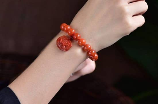 南红手链的寓意和功效