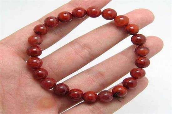 女士带南红手串的好处