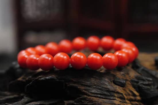 南红手串可以碰水吗