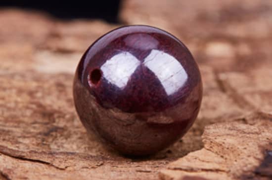 原矿朱砂能长期佩戴吗