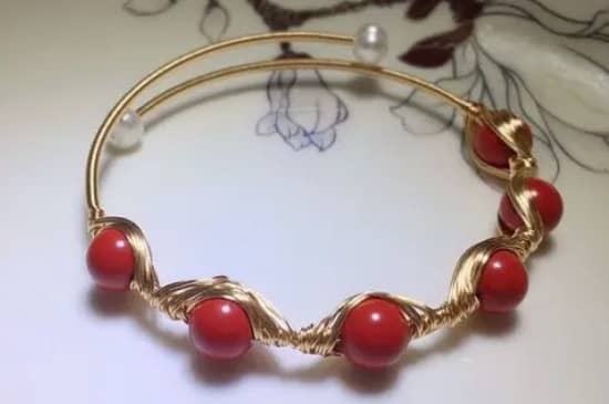 朱砂能和玉一起戴吗