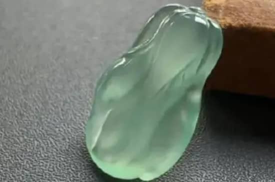 翡翠养人吗