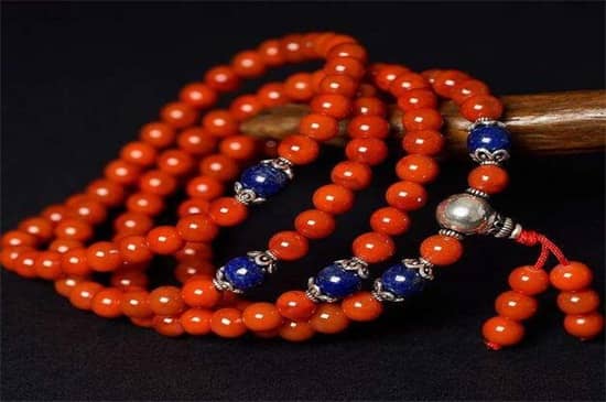 南红手串的鉴别方法