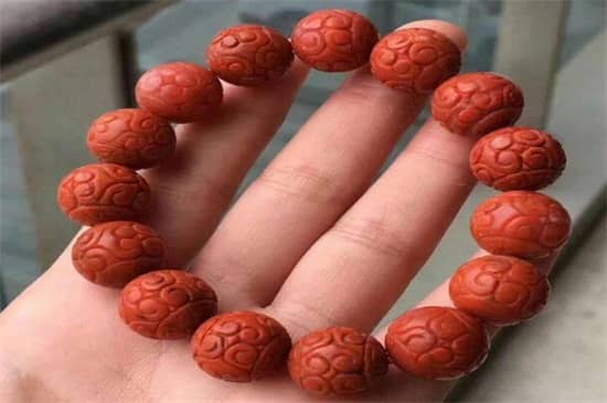 南红手串的鉴别方法
