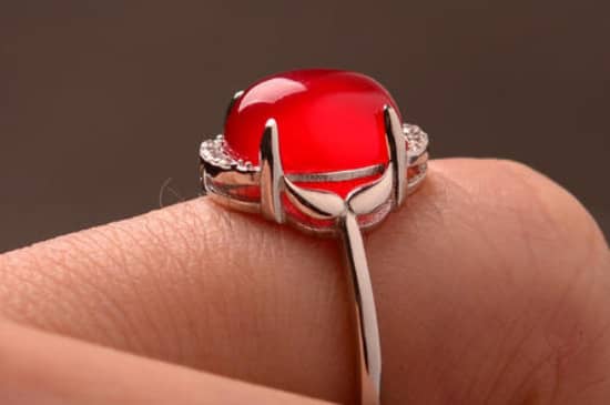 南红玛瑙与普通红玛瑙的区别