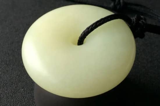 新疆黄口料和田玉特点