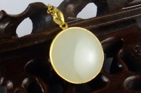 和田玉戴左手还是右手