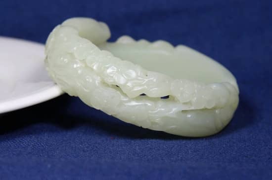 和田玉黄口料鉴别方法