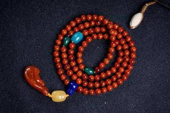 南红手串可以和银饰一起佩戴吗