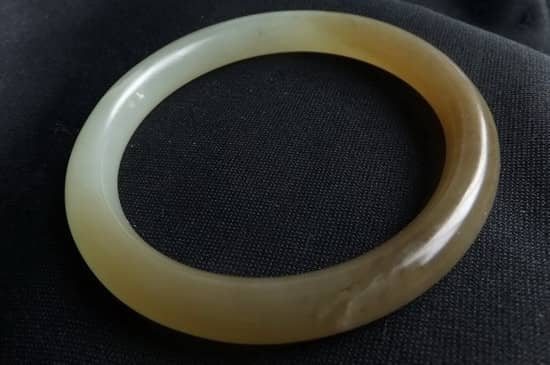 怎么检测和田玉是否被酸洗过